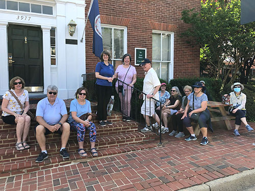 Seniors take historic walk in Old Town Fairfax